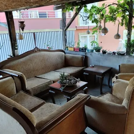 Cati Kati, Terasli Ve Bahceli, Muestakil Appartement